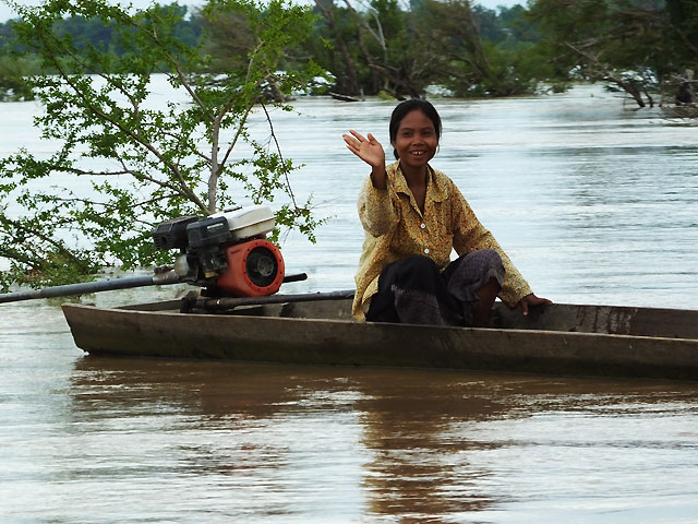Pêcheuse à la frontière du Laos © Doré Elisa