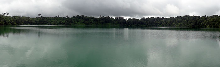 Lac de Yeak Lom ( Banlung) © Doré Elisa