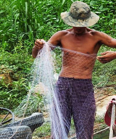 Pêcheur sur le Tonlé Sap