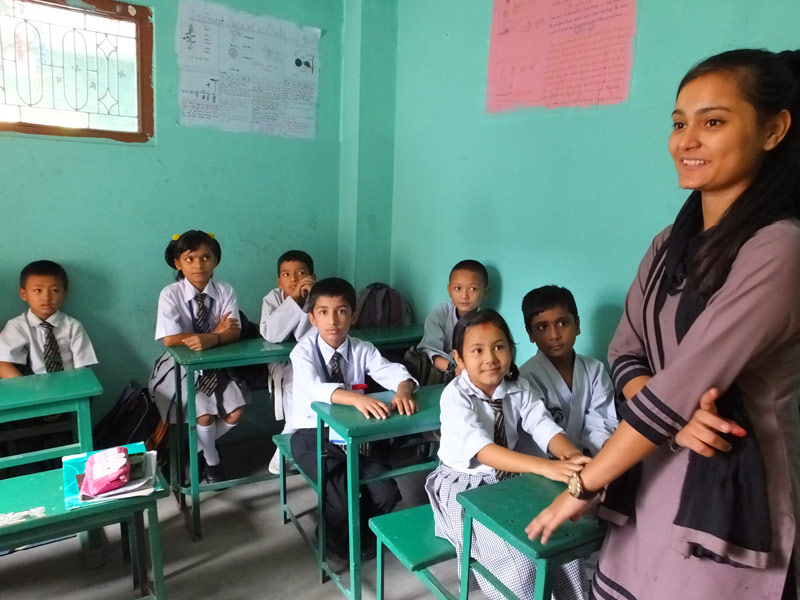 Classe (7- 8 ans) Middle point  english boarding high school - Népal 2015 © Doré. Elisa