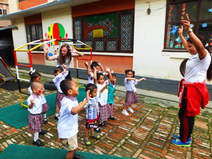 Danse des petits - Katmandu Satpragya School - Népal 2015 © Doré. Elisa