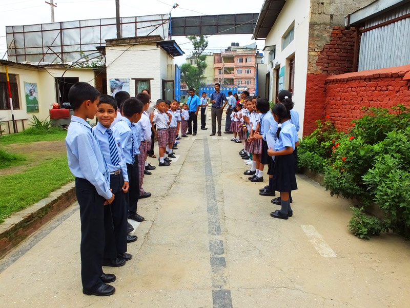 L'accueil des enfants - Népal 2015 © Doré. Elisa